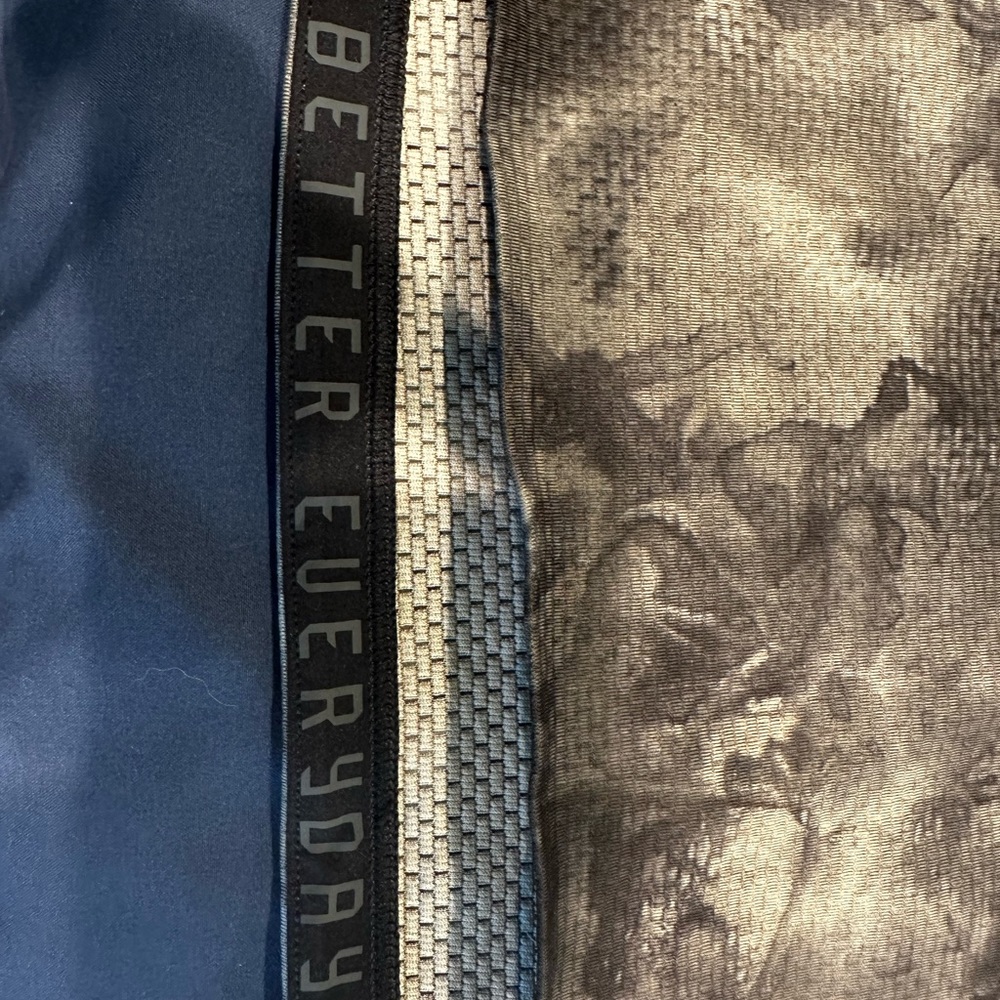 Men’s Lululemon Hooded Sweatshirt - Picture 3 of 5